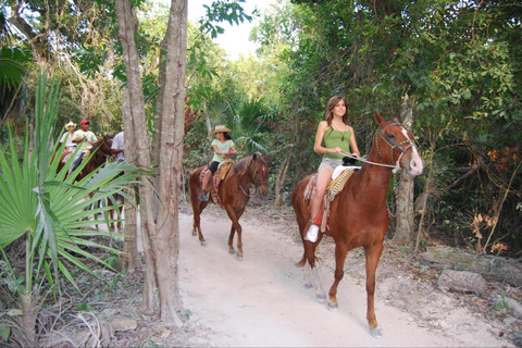 Paardrijden in de tropische jungle