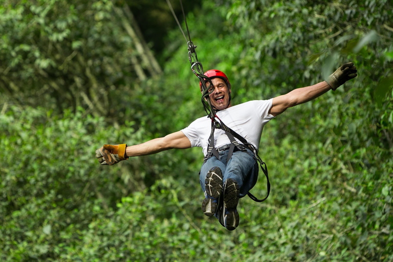 Ziplining nella giungla ed esperienza di avventura a cavallo