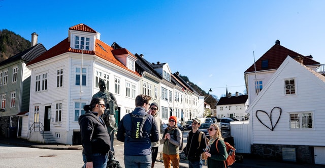 Bergen: Urban Mountain Hiking and History Tour