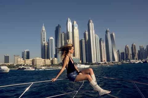 dubai luxury yacht charter from dubai marina
