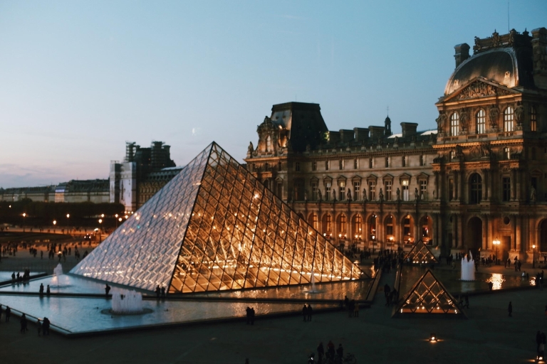 Parijs: Louvre must-see tour met Skip-the-Ticket-LineLouvre must-see privétour zonder lijn in het Spaans