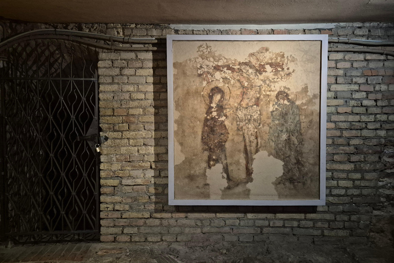 Vilnius: Hidden Cathedral Crypts and Medieval Secrets Tour