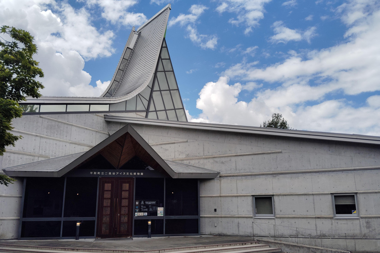 Hokkaido: Excursão cultural Ainu em Nibutani com entrada no museu