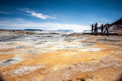 Da Akureyri: Tour guidato del lago Mývatn con pranzo