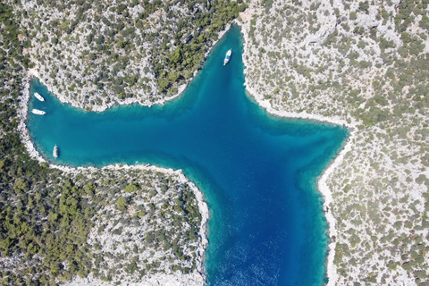 Kaş: Kekova Blue Cruise with Sunken City and 5 Swim Stops