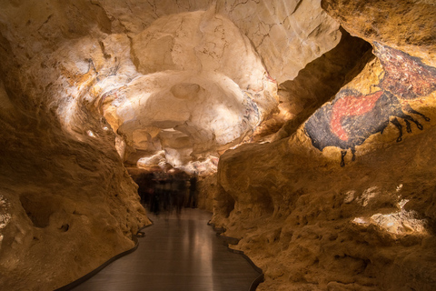 From Sarlat-la-Canéda: Lascaux IV and Cave Art Full-Day Tour
