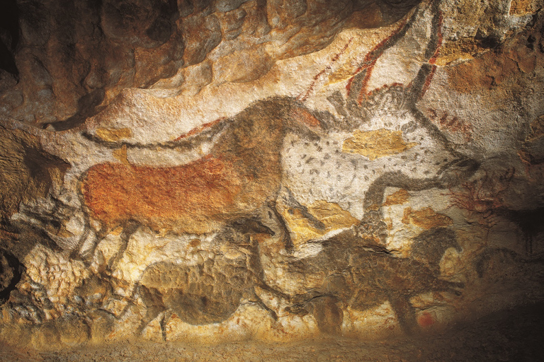 From Sarlat-la-Canéda: Lascaux IV and Cave Art Full-Day Tour