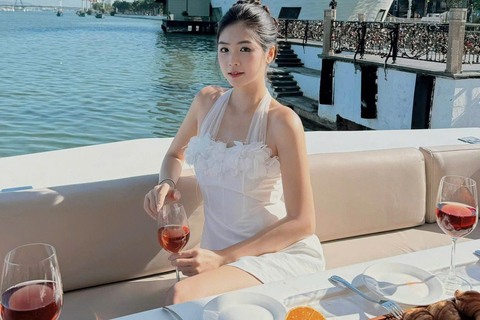 Da Nang: Private Luxury Yacht & Dragon Bridge Fire Show Luxury 2-Hour Ocean Mansion Yacht Charter – 4-Bedroom Bliss