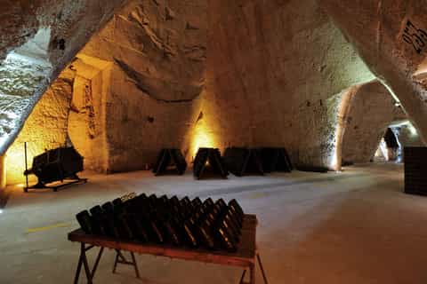 Reims: Veuve Clicquot & Family Winery Group Full-Day Tour
