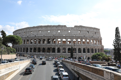 Roma: Excursão de 1 Hora sem Fila ao ColiseuExcursão em Inglês