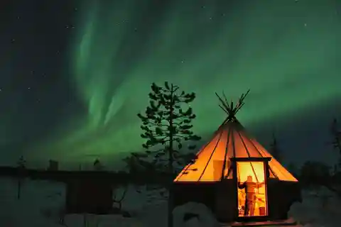 Kiruna: Northern Lights Dog Sled Tour with Swedish Fika