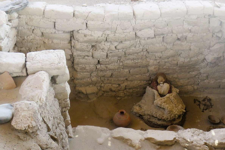 From Nazca: Chauchilla Cemetery Tour and Artisans Workshop