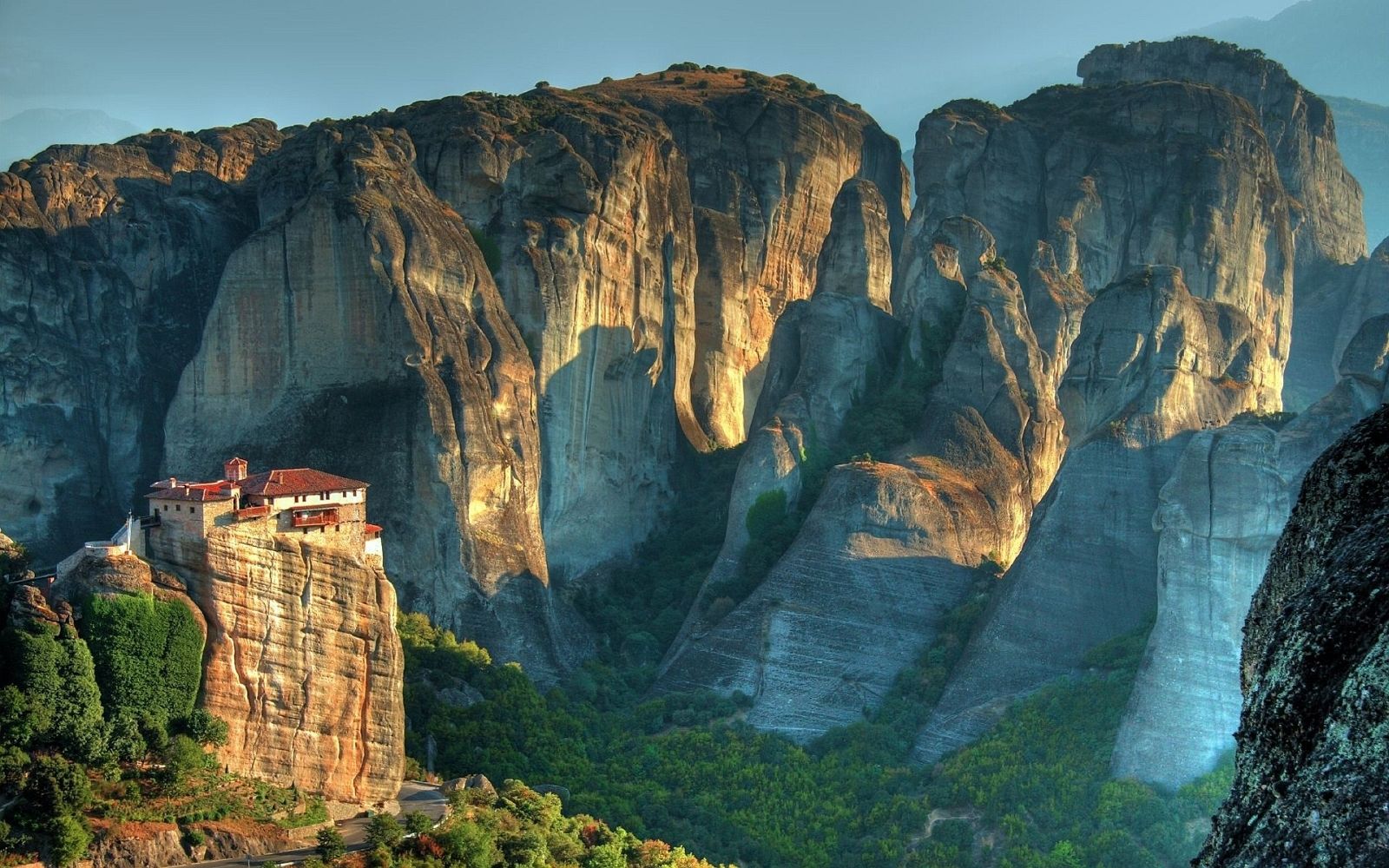 Von Thessaloniki aus: Meteora Tagestour für Kleingruppen