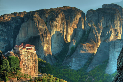 Från Thessaloniki: Meteora dagsutflykt i liten gruppFrån Thessaloniki: Meteora dagstur i liten grupp från Thessaloniki