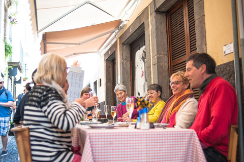 Funchal: gastronomische wandeltocht met wijnFunchal: 3 uur durende wandeltocht met wijn en eten