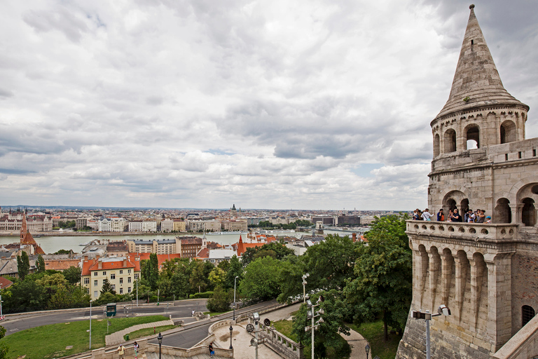 Budapest: promenade dans le quartier du château avec arrêt au caféBudapest: promenade dans le quartier du château avec arrêt de café