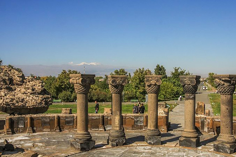 Descubre Echmiadzin y ZvartnotsOpción estándar