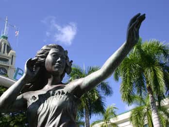 Oahu: 2-stündige historische Schnitzeljagd in der Innenstadt von Honolulu Oahu: 2-stündige historische Schnitzeljagd in der Innenstadt von Honolulu