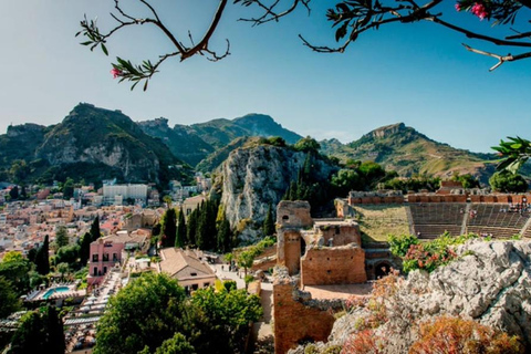 De Tropea: visita guiada a TaorminaDe Tropea: tour guiado por Taormina