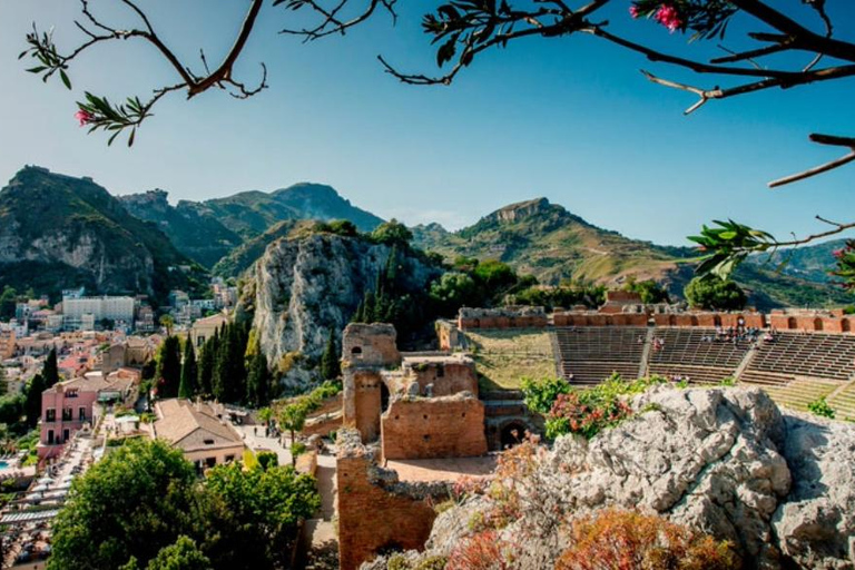 From Tropea: guided tour of Taormina