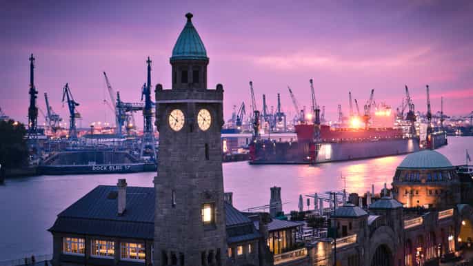 hamburg st pauli harbor evening walk