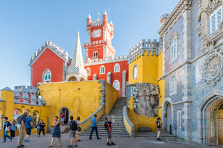 Lisbon: Sintra & Cascais Small Group Tour with Pena Palace
