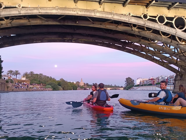 Sunset Kayak: Historic Seville, Triana and La Cartuja