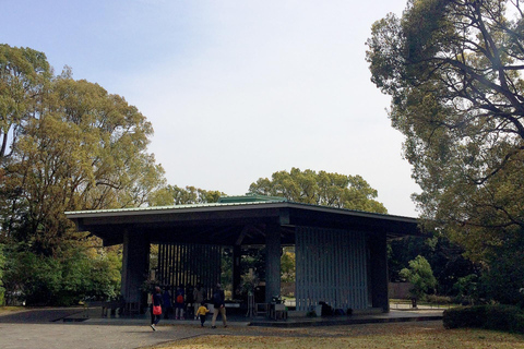 Tokyo War History Tour: Yasukuni Shrine & War Museum War & Remembrance Tour (3.5 Hours)