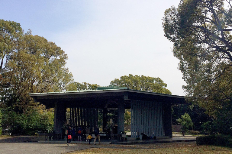 Tokyo War History Tour: Yasukuni Shrine & War Museum War & Remembrance Tour (3.5 Hours)