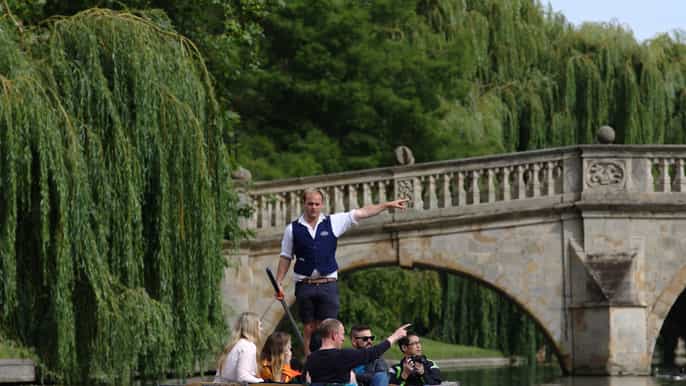 cambridge guided punt 45minute shared tour