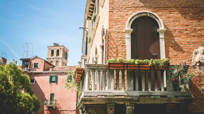 venice dorsoduro and san polo district private walking tour