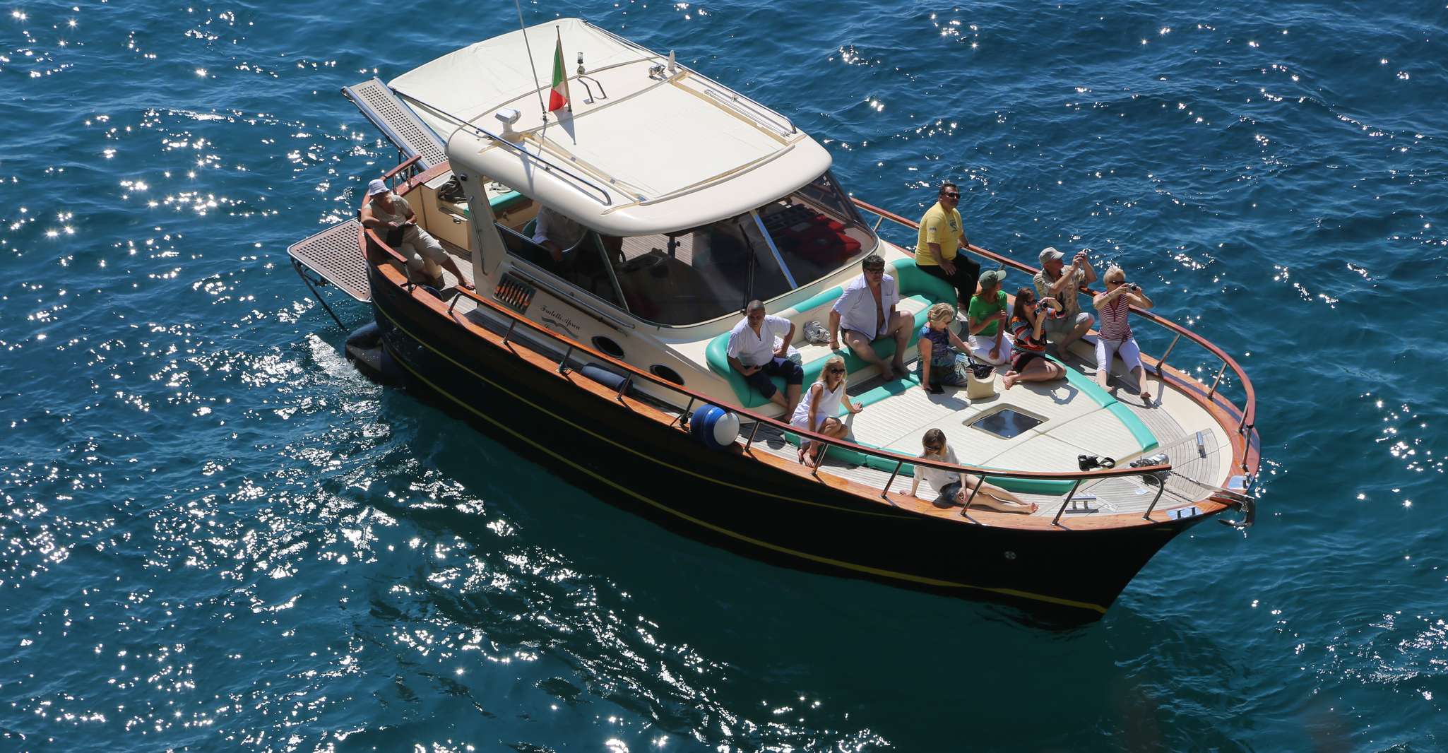 De Sorrento, Ischia y Procida Boat Tour - Hizvo