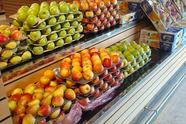 Muscat: Visit Sinaw Market, Izki Village, & Jarnan Cave Tour