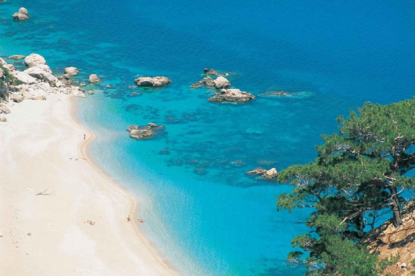 From Thessaloniki: Halkidiki Blue Lagoon Pirate Boat Cruise