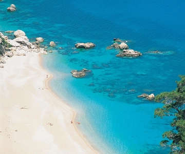 From Thessaloniki: Halkidiki Blue Lagoon Pirate Boat Cruise