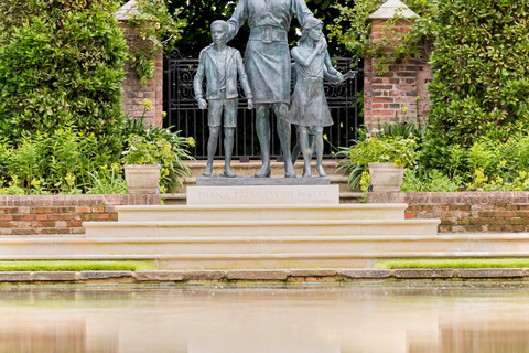 London: Kensington Palace Tour, Guard Change & Afternoon Tea Shared Tour: Kensington Palace, Guard Change & Afternoon Tea