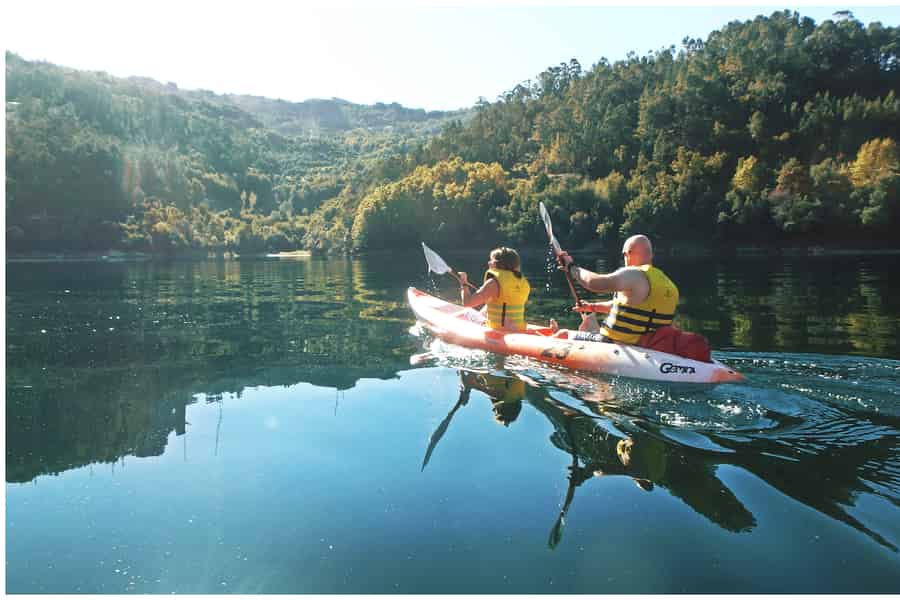 Ab Porto: Tour durch den Nationalpark Peneda-Gerês mit Kajakfahren und Mittagessen. Foto: GetYourGuide Ab Porto: Tour durch den Nationalpark Peneda-Gerês mit Kajakfahren und Mittagessen. Foto: GetYourGuide