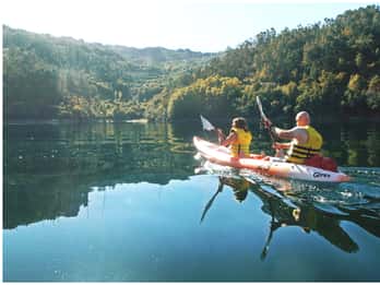 Porto: Peneda-Gerês National Park Tour mit Kajakfahren und Mittagessen