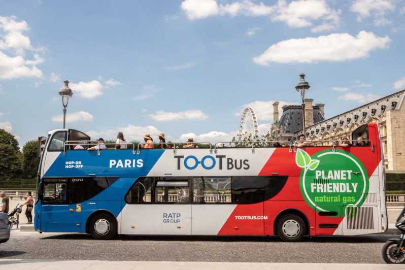 Disneyland Paris: Bus Sightseeing Tour in Paris