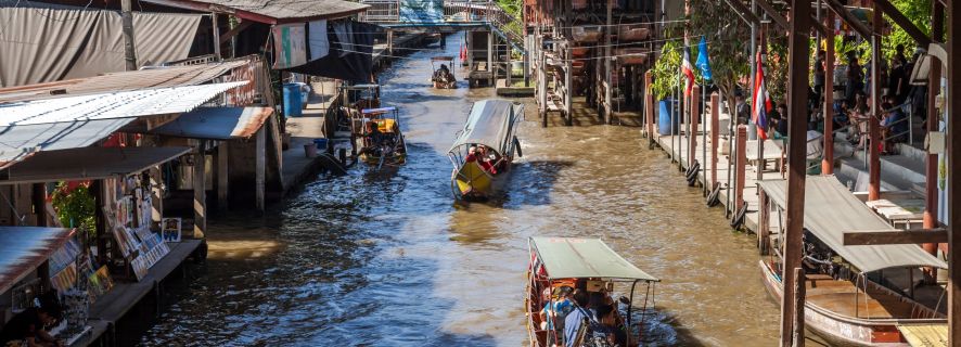 Van Bangkok: drijvende markt Damnoen Saduak