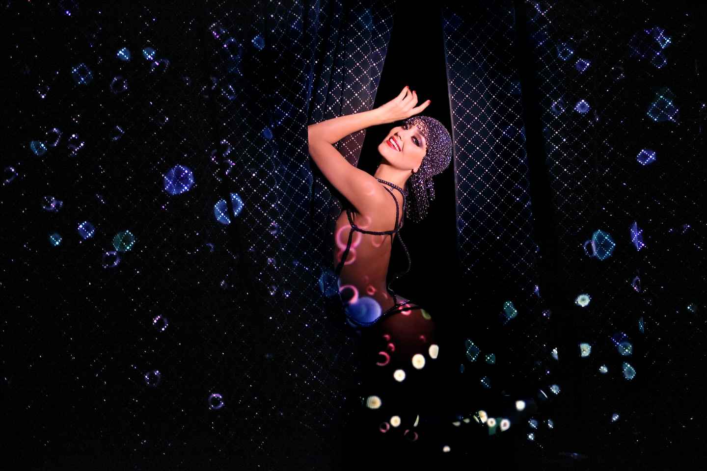 Paris: Crazy Horse Cabaret Show - Paris: Crazy Horse Cabaret Show