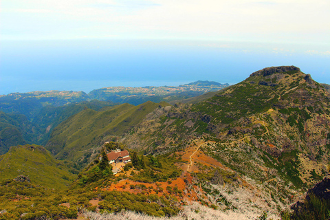 Ab Funchal: Wanderung zu den Gipfeln MadeirasAb Funchal: Private Madeira Berg-Wanderung