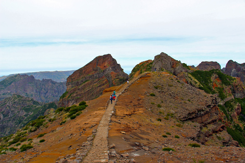 Vanuit Funchal: bergwandeling langs toppen van MadeiraPrivéwandeling langs de toppen van de Madeira