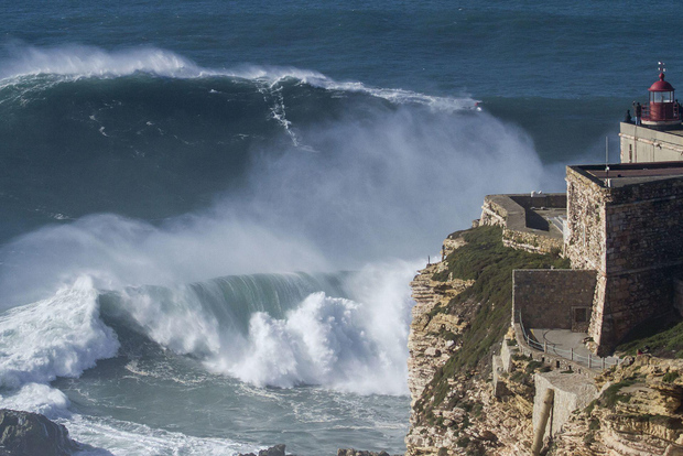 Óbidos, Nazaré y Alcobaça: excursión privada en coche