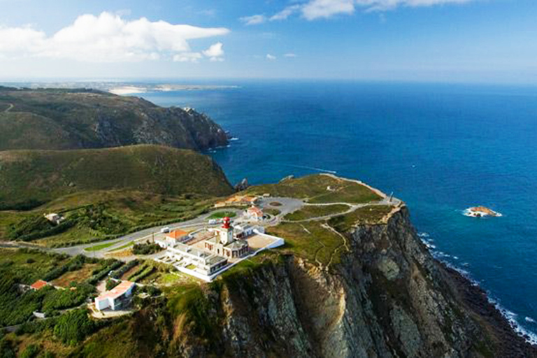 Sintra i Cascais Całodniowa prywatna wycieczka z LizbonyWycieczka z przewodnikiem w języku francuskim, angielskim, portugalskim lub hiszpańskim