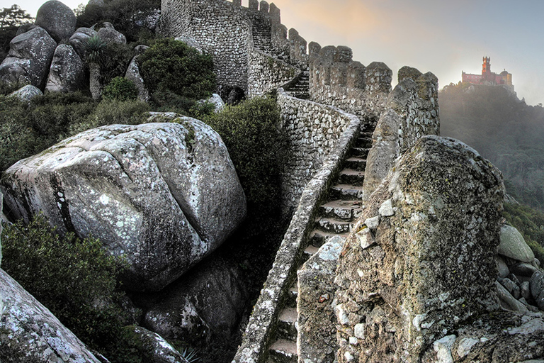 Sintra i Cascais Całodniowa prywatna wycieczka z LizbonyWycieczka z przewodnikiem w języku francuskim, angielskim, portugalskim lub hiszpańskim