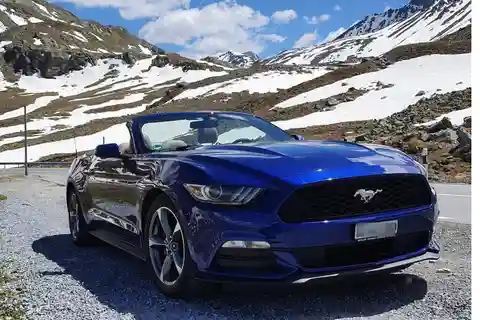 Zürich - en rundtur Kör Klausenpasset med en Ford Mustang Cabriolet