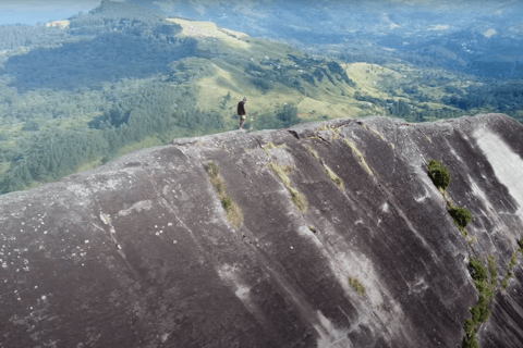 Kandy: Hanthana Lizard’s Back Hike