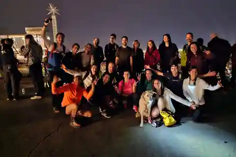 Tibidabo'da gün doğumu + manzaralı yerel kahvaltı