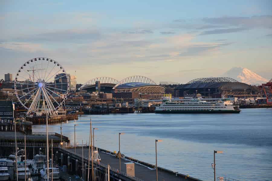 Seattle: Goldrausch-Geschichtstour an der Uferpromenade mit Great Wheel. Foto: GetYourGuide Seattle: Goldrausch-Geschichtstour an der Uferpromenade mit Great Wheel. Foto: GetYourGuide